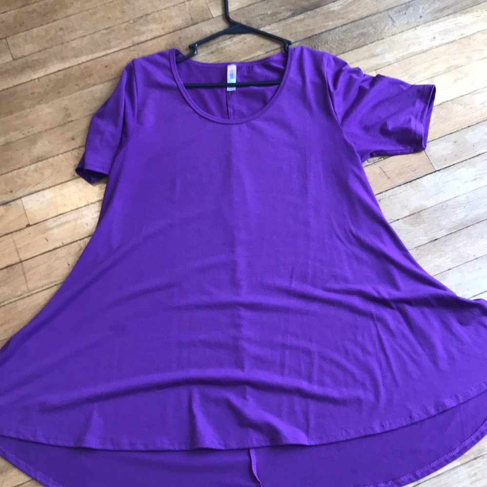 Worn LuLaroe perfect t